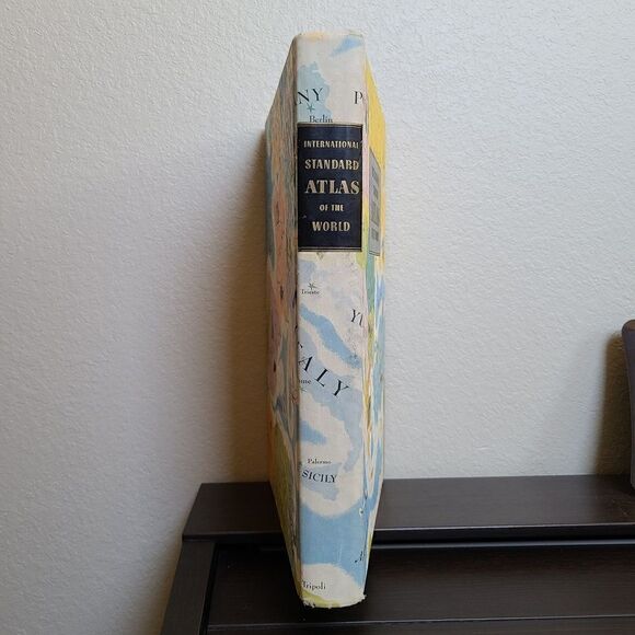 The International Standard Atlas of the World - Picture 3 of 8